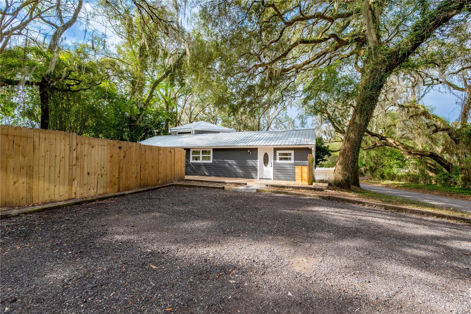 LAKEVIEW HLNDS - Residential