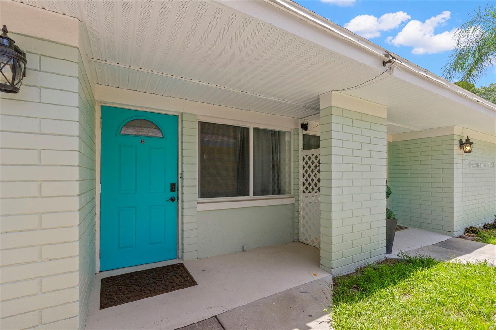 415 MAPLE WAY A & B