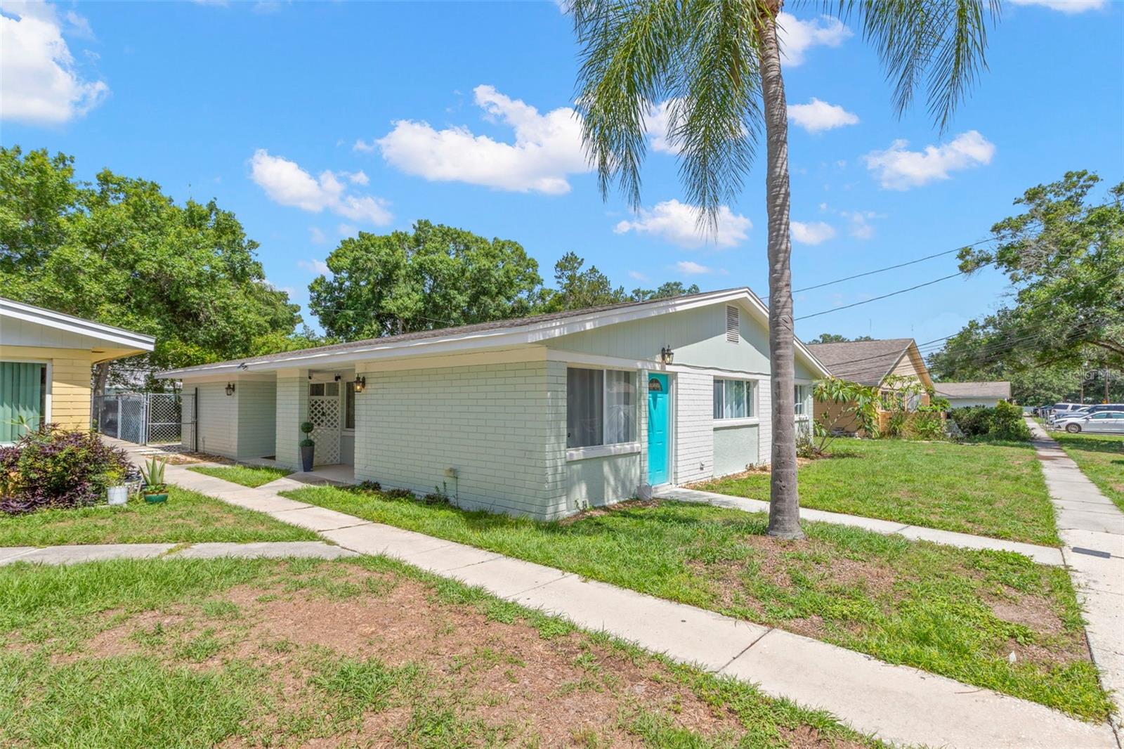 415 MAPLE WAY A & B