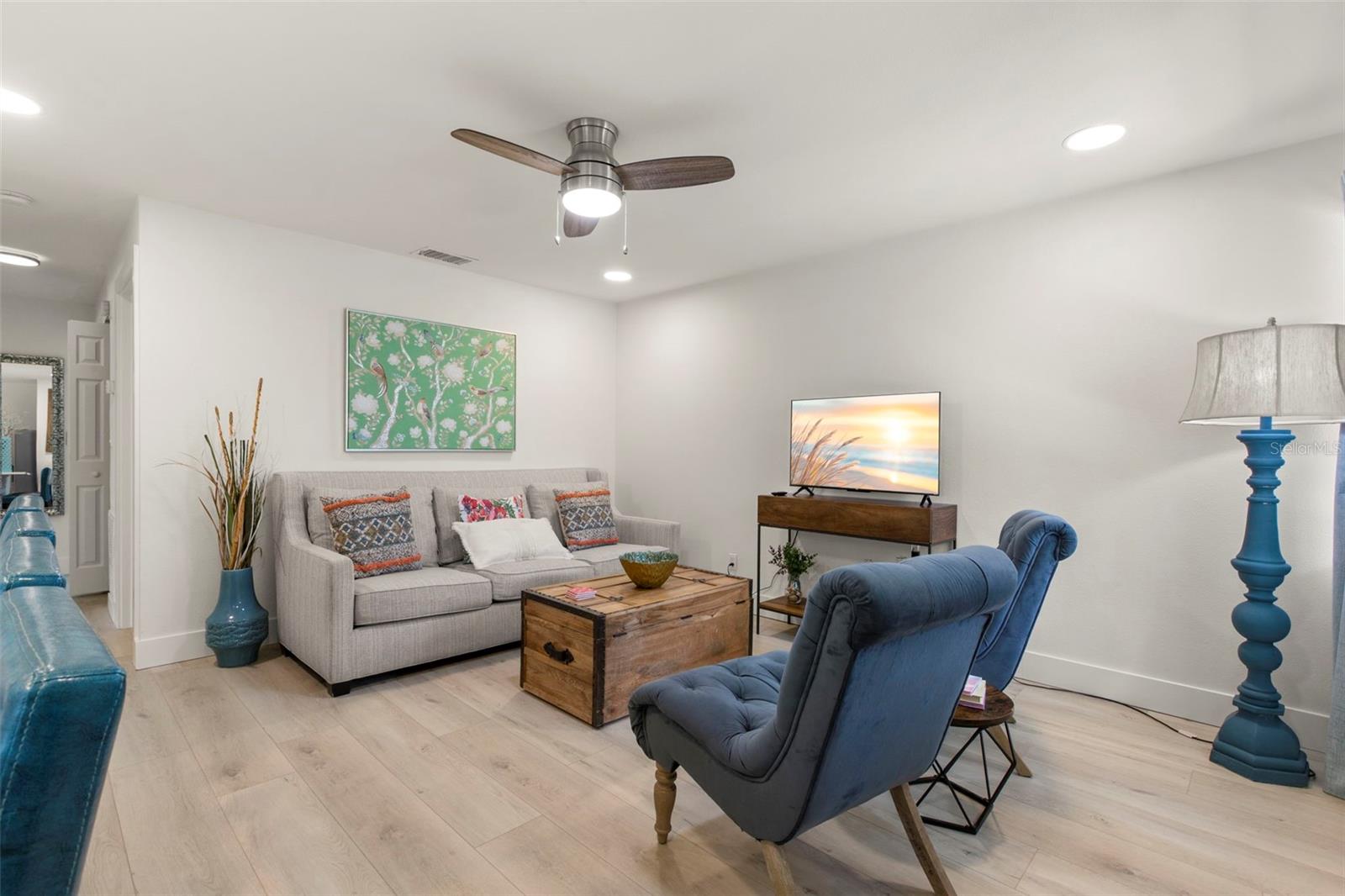 415 MAPLE WAY A & B
