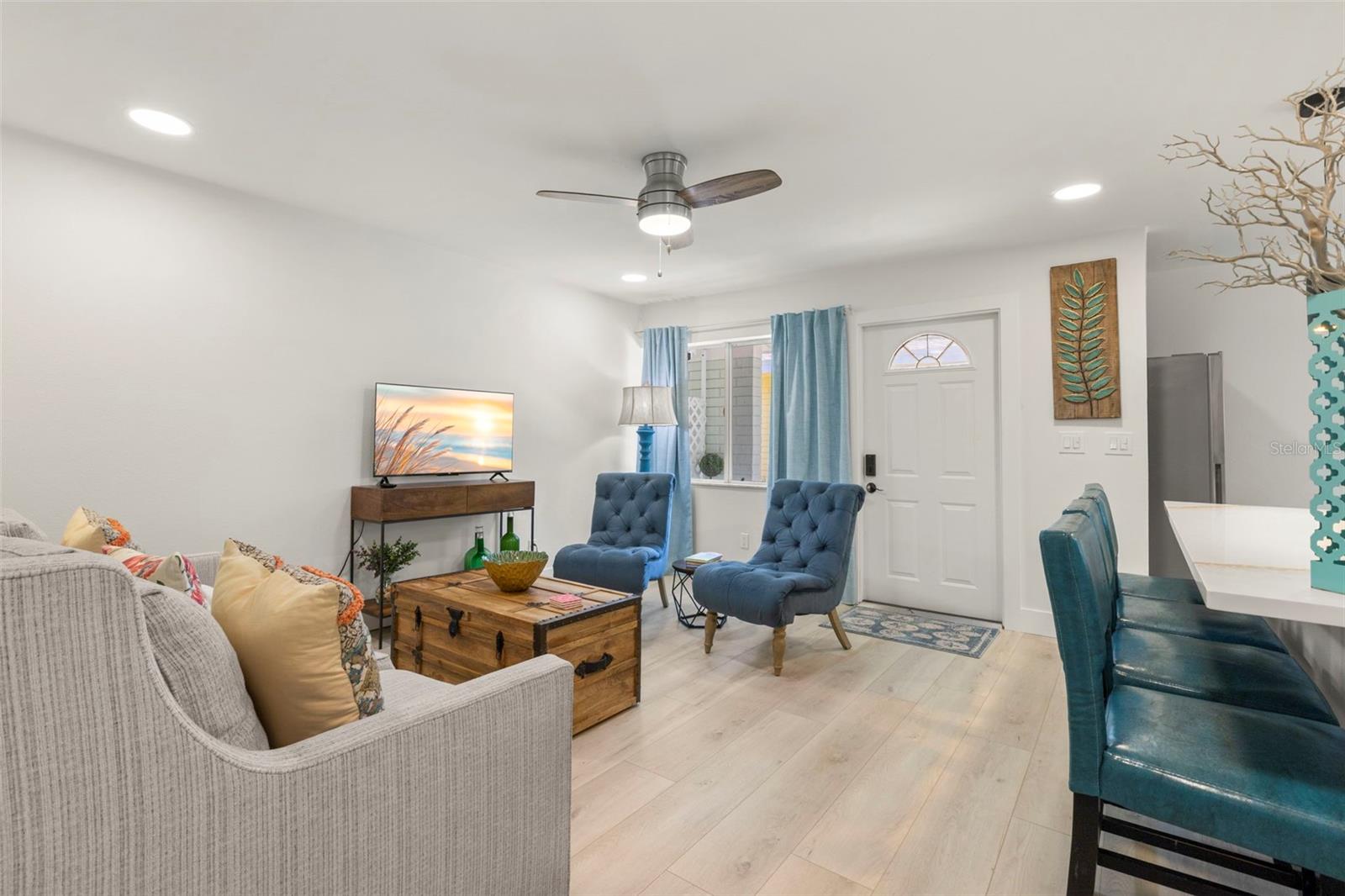 415 MAPLE WAY A & B