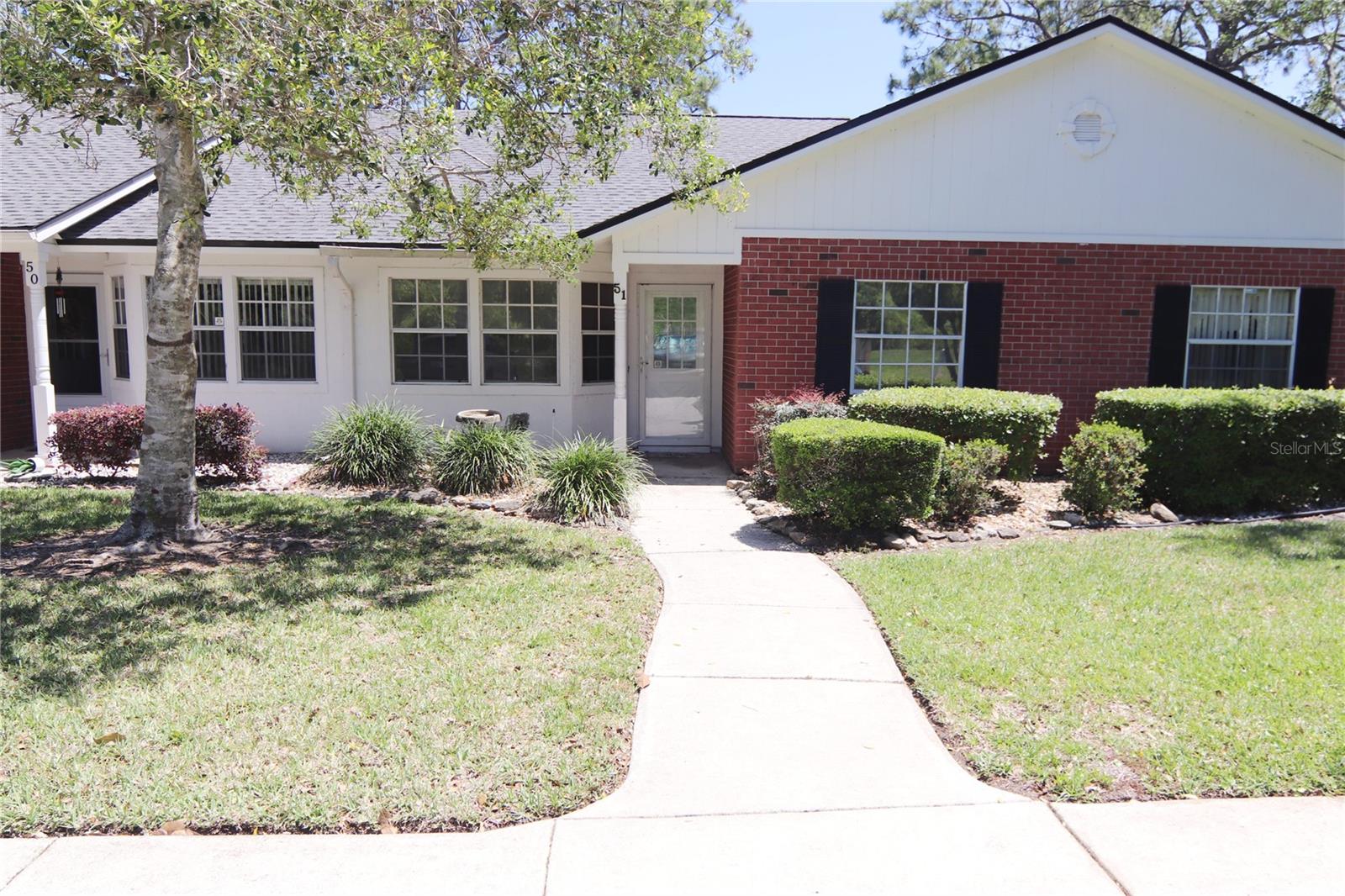 New Carpet in Bedrooms! 2 bed, 2 bath townouse in Kings Colony, This unit features large bedrooms both with walk-in closets. Enclosed Florida Room with great view of the lake. Lawn care and ground maintenance included with rental, water and garbage also included. One parking spot, Additionalapplication may be required for C.O.A approval with our application. Great community and close to shopping.