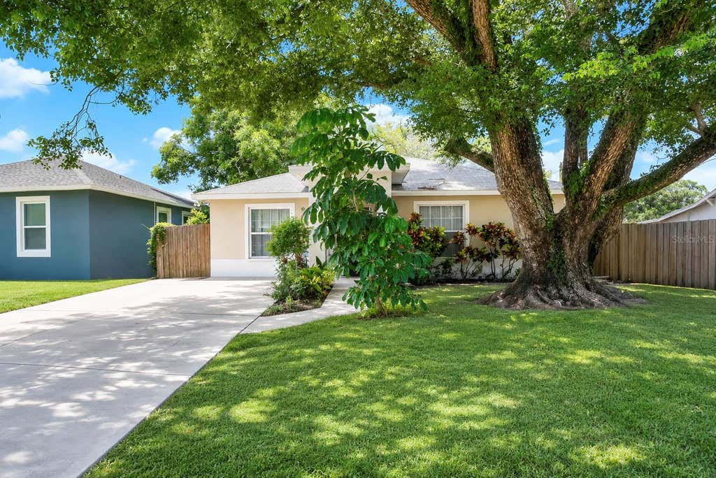Photo of 1120 11th Avenue S, St Petersburg, FL 33705 (MLS # TB8536774)