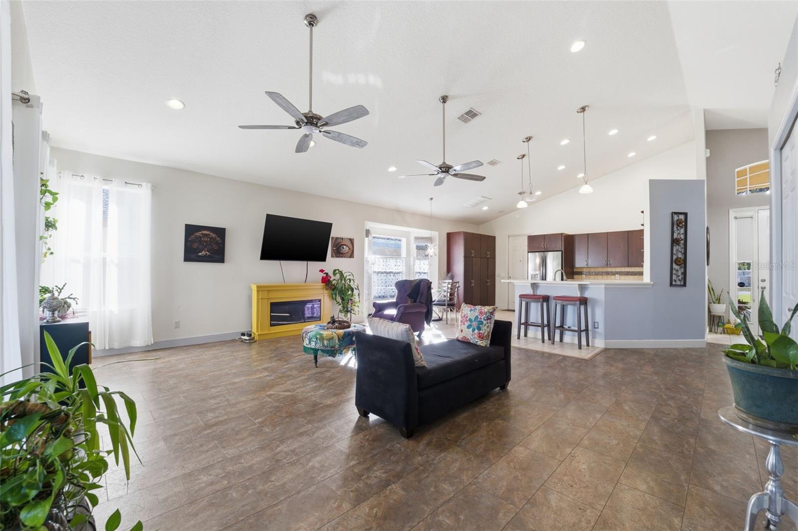 BRENTWOOD VILLAS 06 - Residential