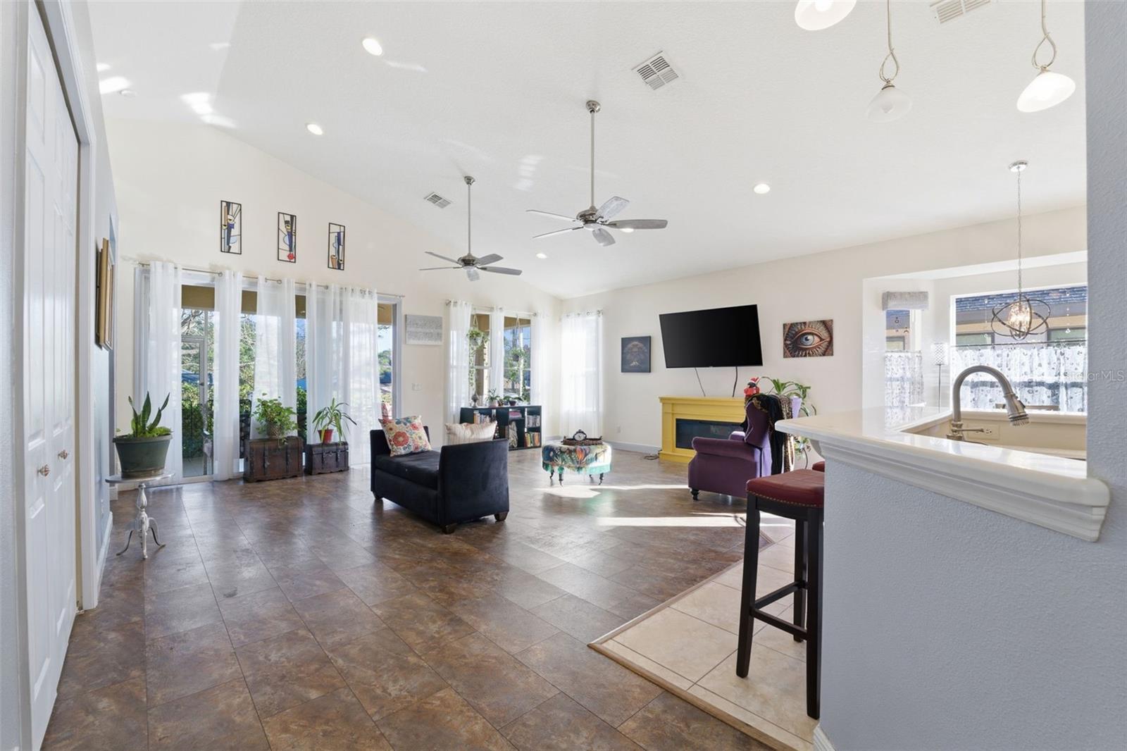 BRENTWOOD VILLAS 06 - Residential