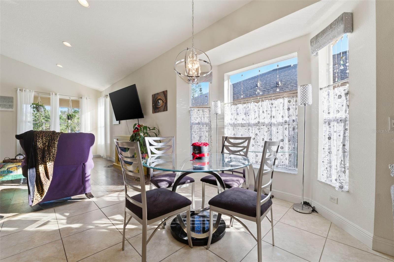 BRENTWOOD VILLAS 06 - Residential