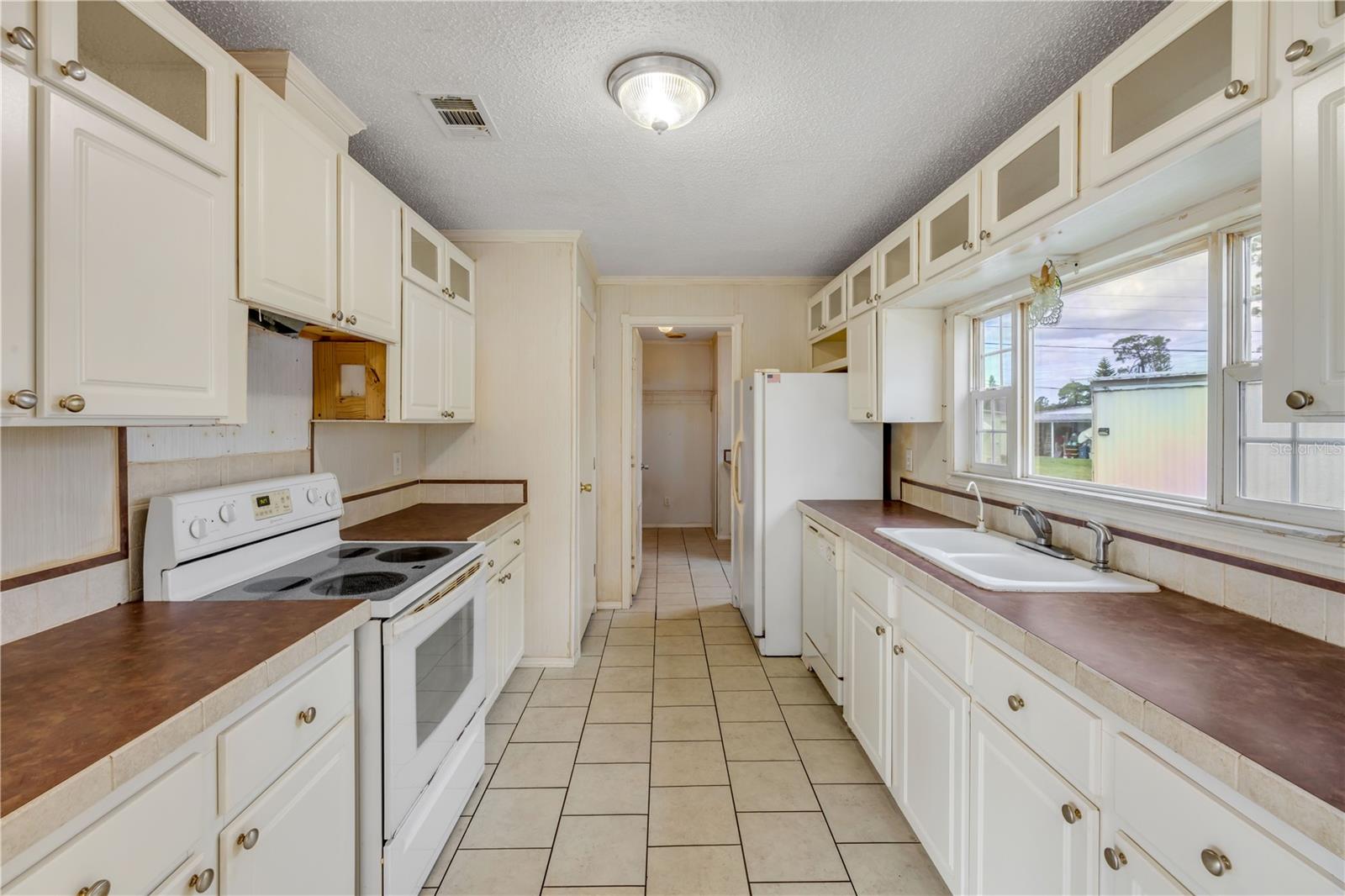 COMMONWEALTH MOBILE ESTATES - Residential