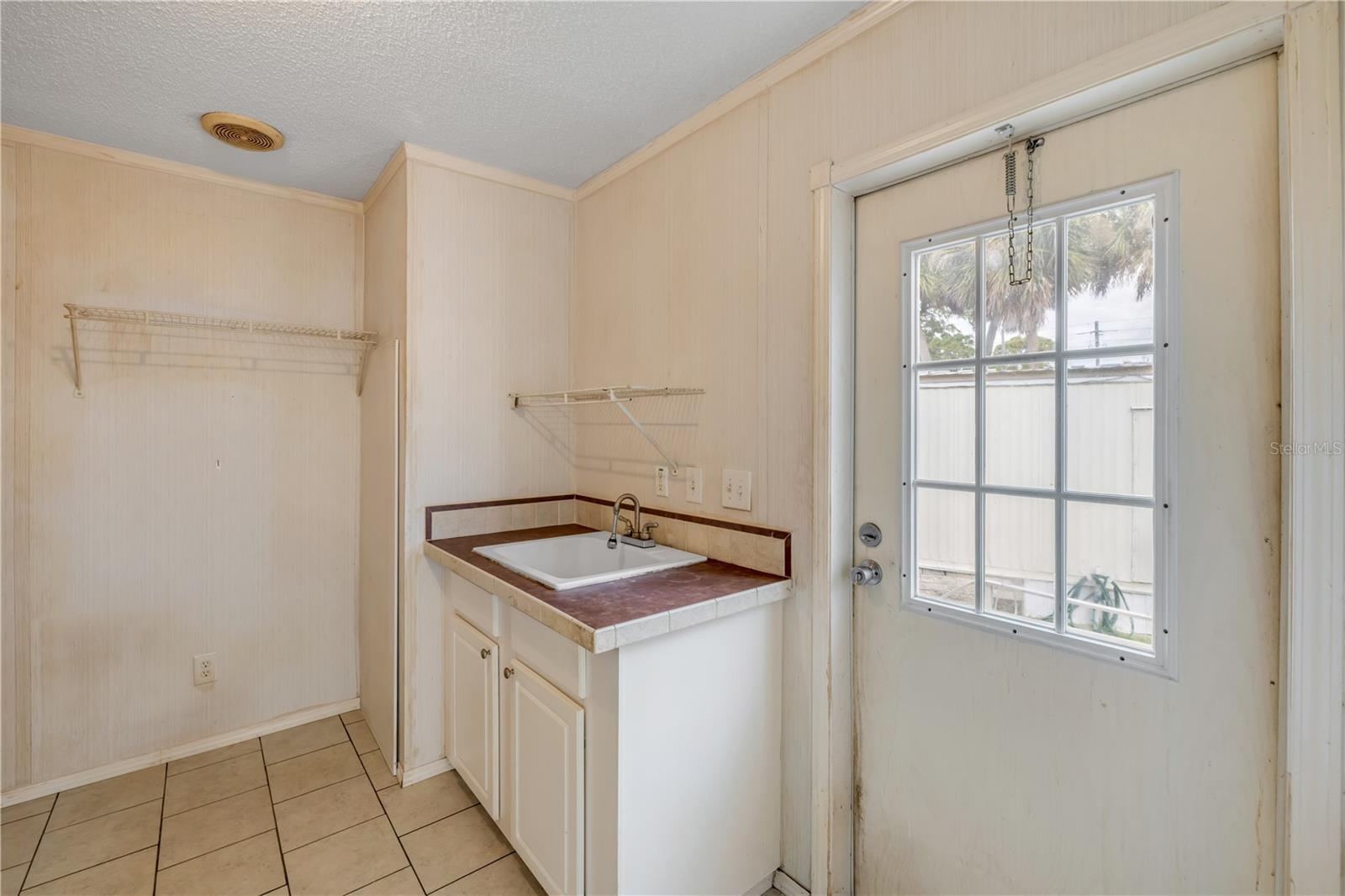 COMMONWEALTH MOBILE ESTATES - Residential