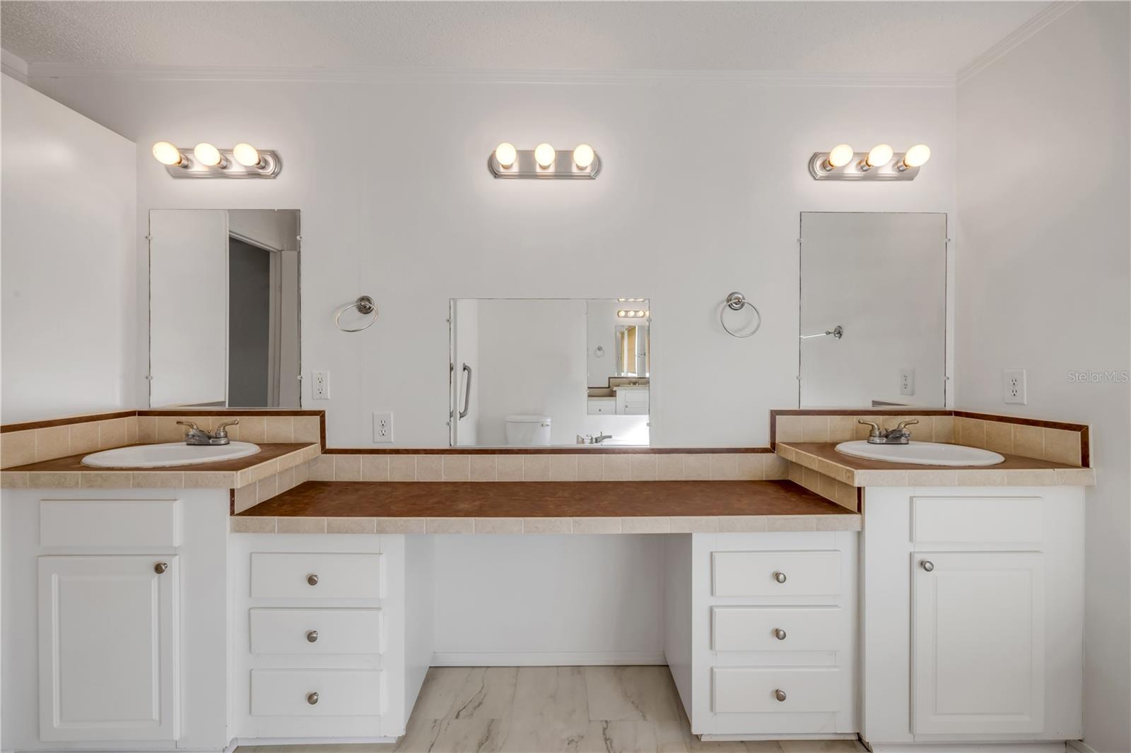 COMMONWEALTH MOBILE ESTATES - Residential