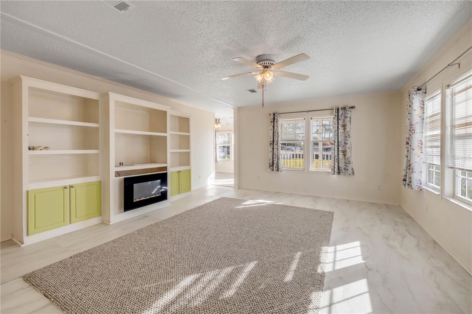 COMMONWEALTH MOBILE ESTATES - Residential