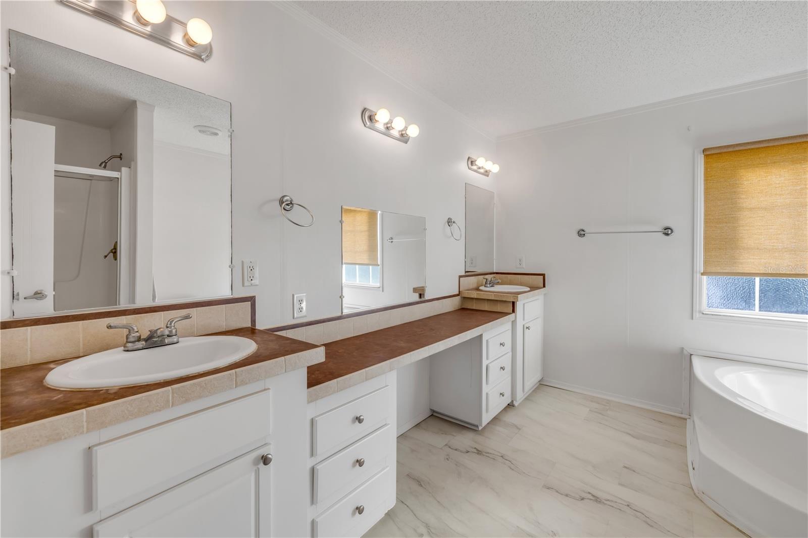 COMMONWEALTH MOBILE ESTATES - Residential