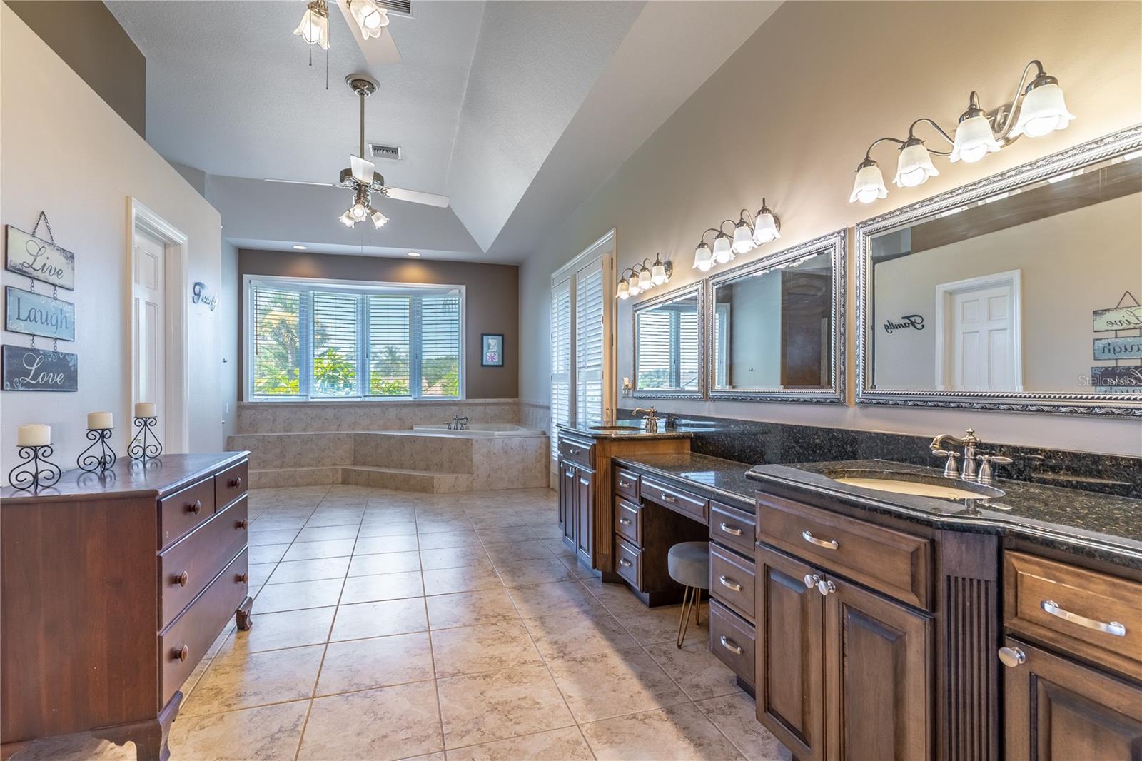 EGRETS COVE - Residential