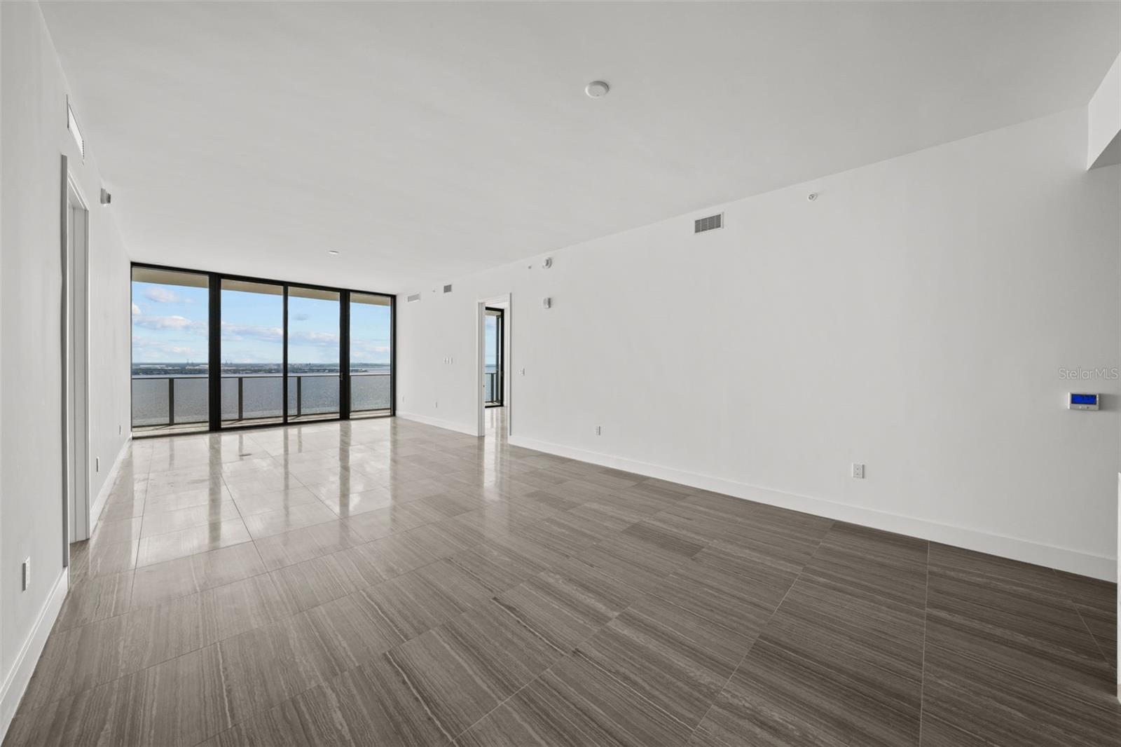 RITZ CARLTON RESIDENCES 2002 - Residential