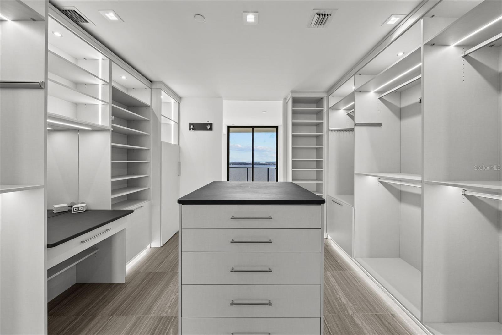 RITZ CARLTON RESIDENCES 2002 - Residential