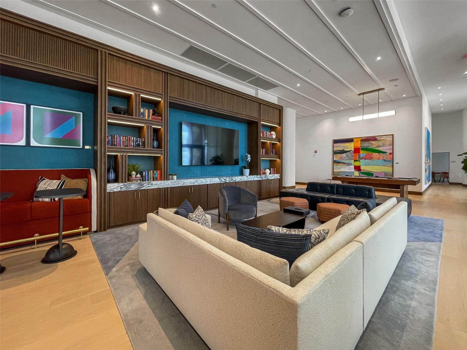 RITZ CARLTON RESIDENCES 2002 - Residential