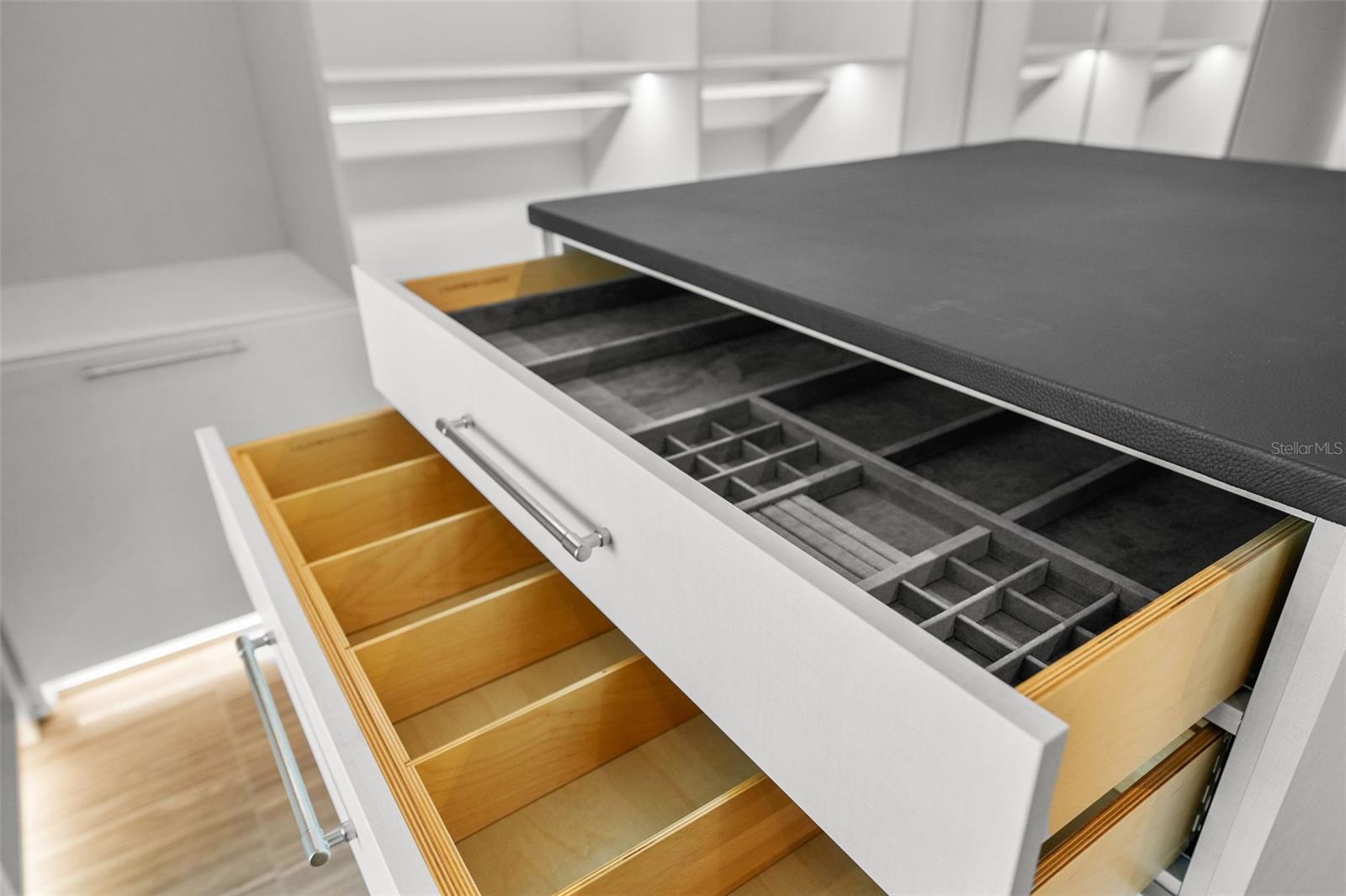 RITZ CARLTON RESIDENCES 2002 - Residential