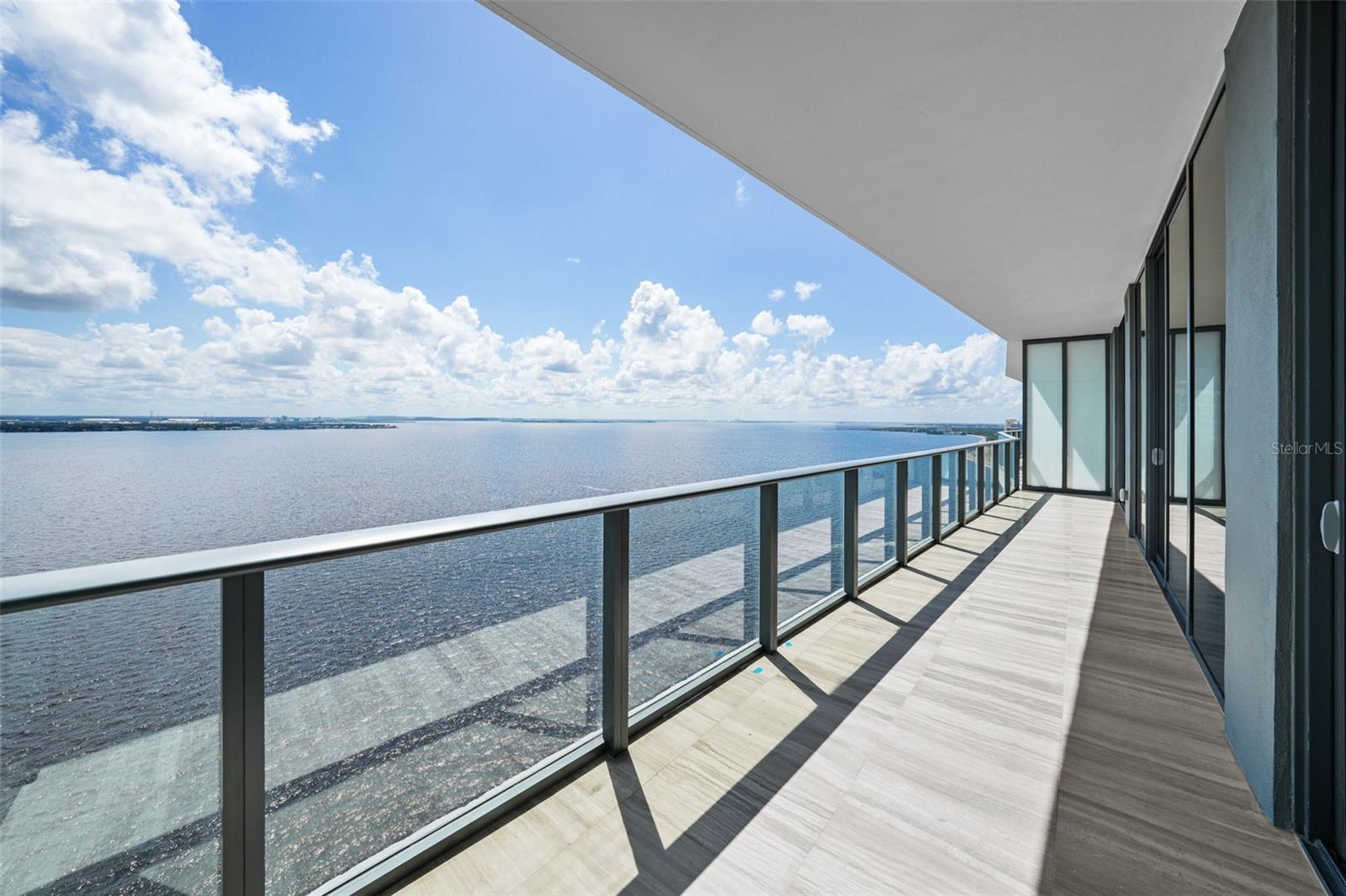 RITZ CARLTON RESIDENCES 2002 - Residential