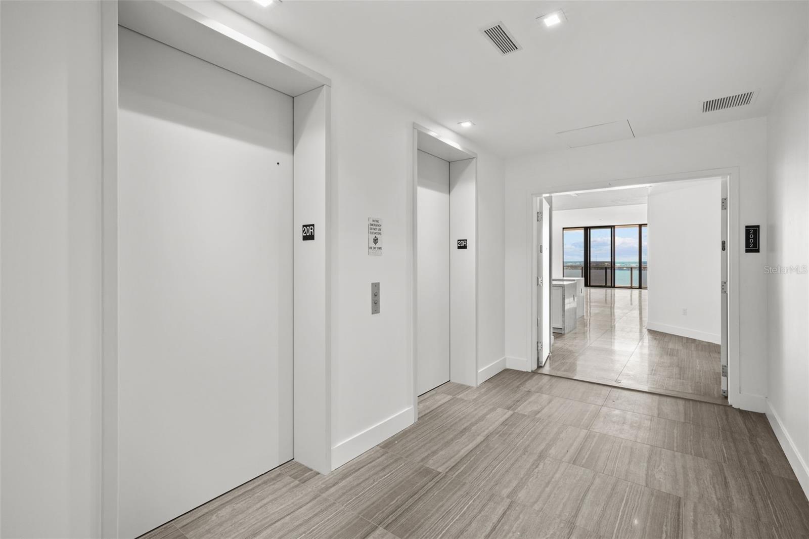 RITZ CARLTON RESIDENCES 2002 - Residential