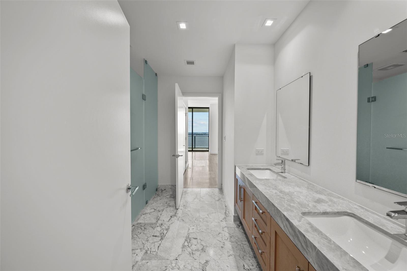 RITZ CARLTON RESIDENCES 2002 - Residential