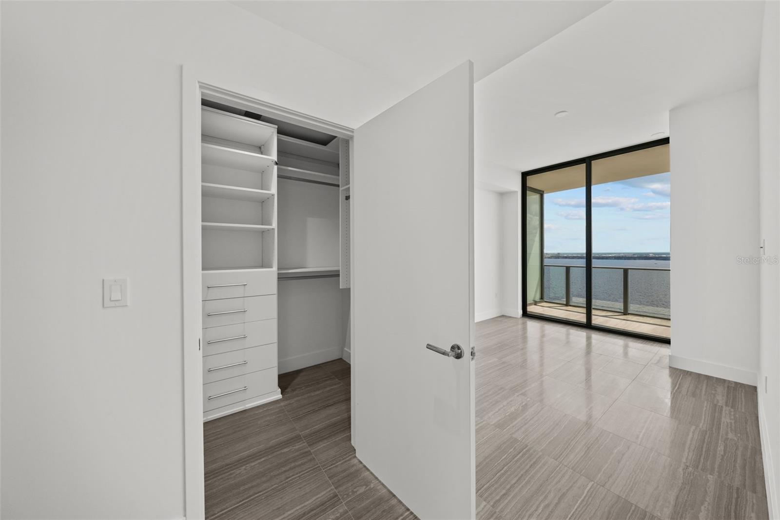 RITZ CARLTON RESIDENCES 2002 - Residential