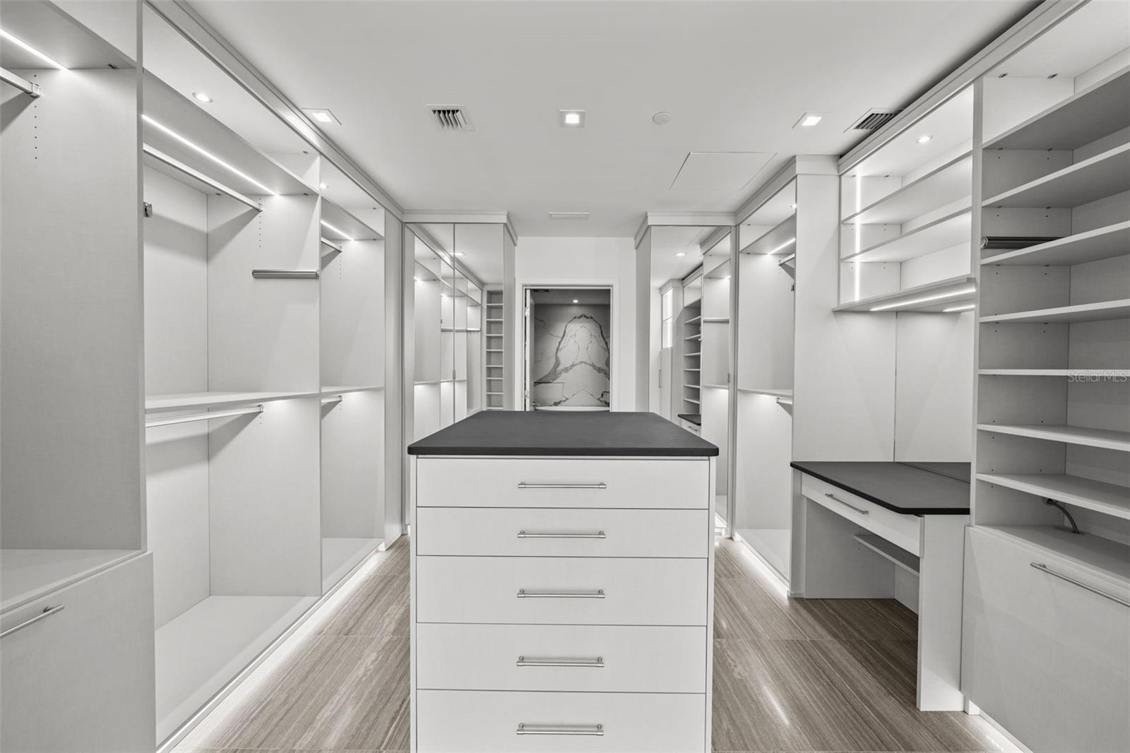 RITZ CARLTON RESIDENCES 2002 - Residential