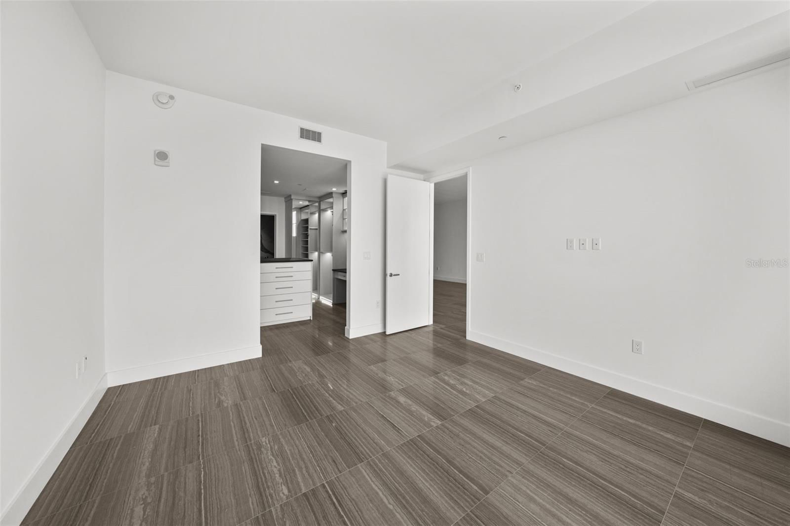 RITZ CARLTON RESIDENCES 2002 - Residential