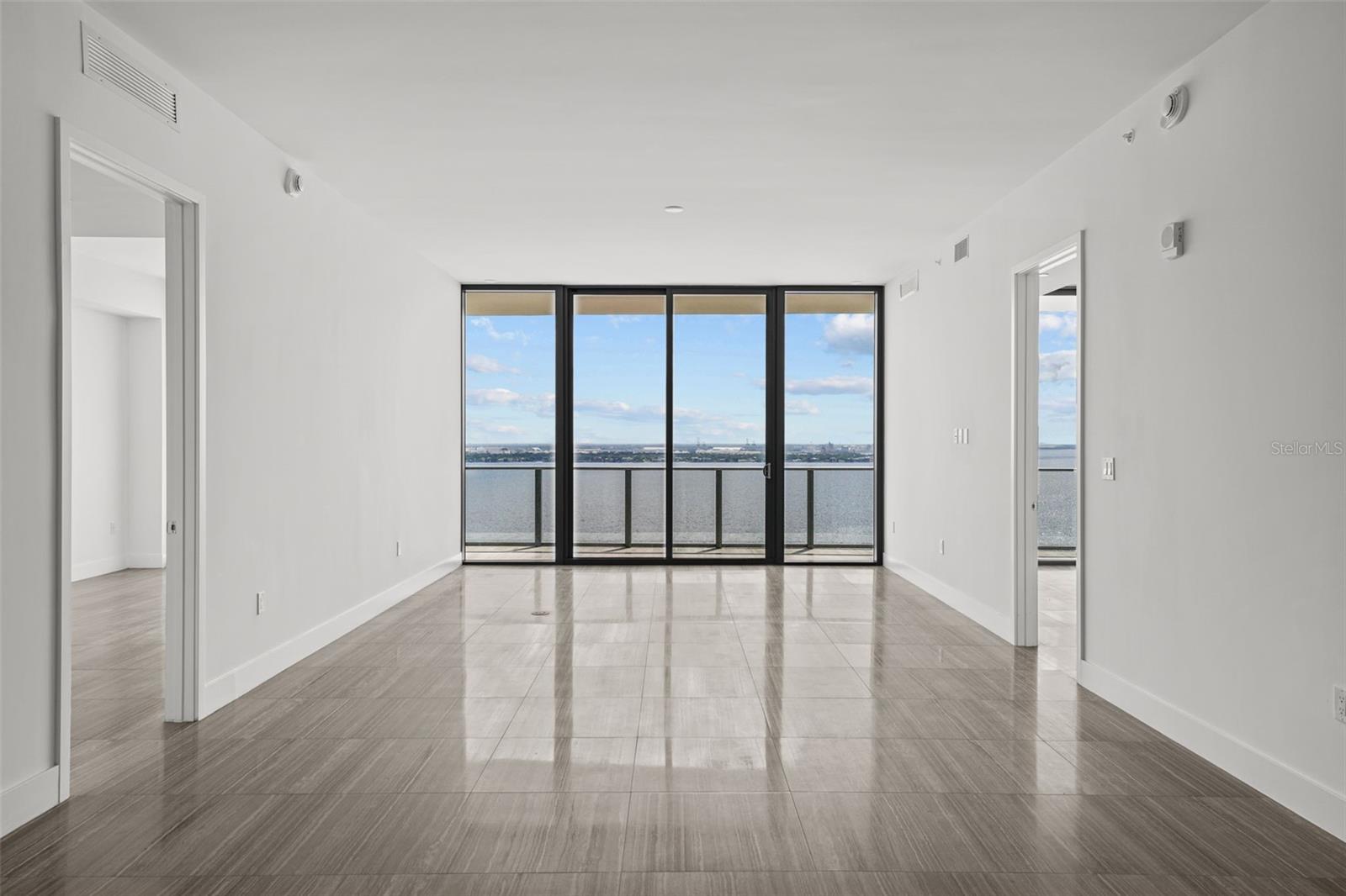 RITZ CARLTON RESIDENCES 2002 - Residential