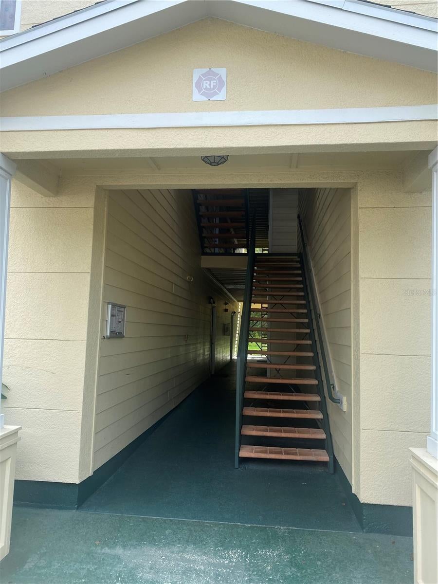 18123 STERLING GATE CIRCLE 18123 - Photo 4