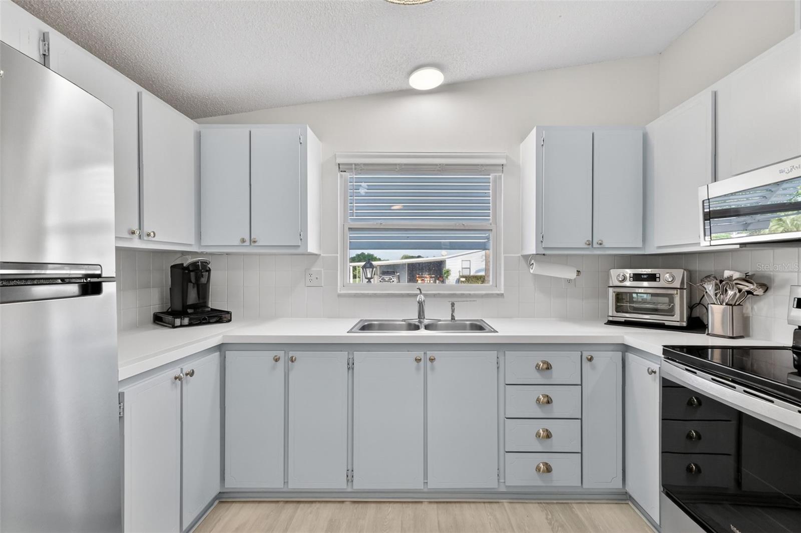 1507 E SCHWARTZ BOULEVARD