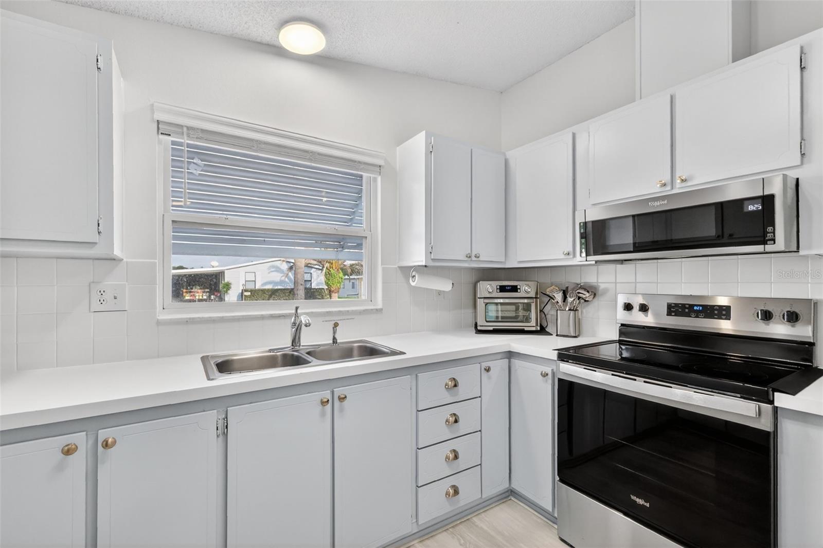 1507 E SCHWARTZ BOULEVARD