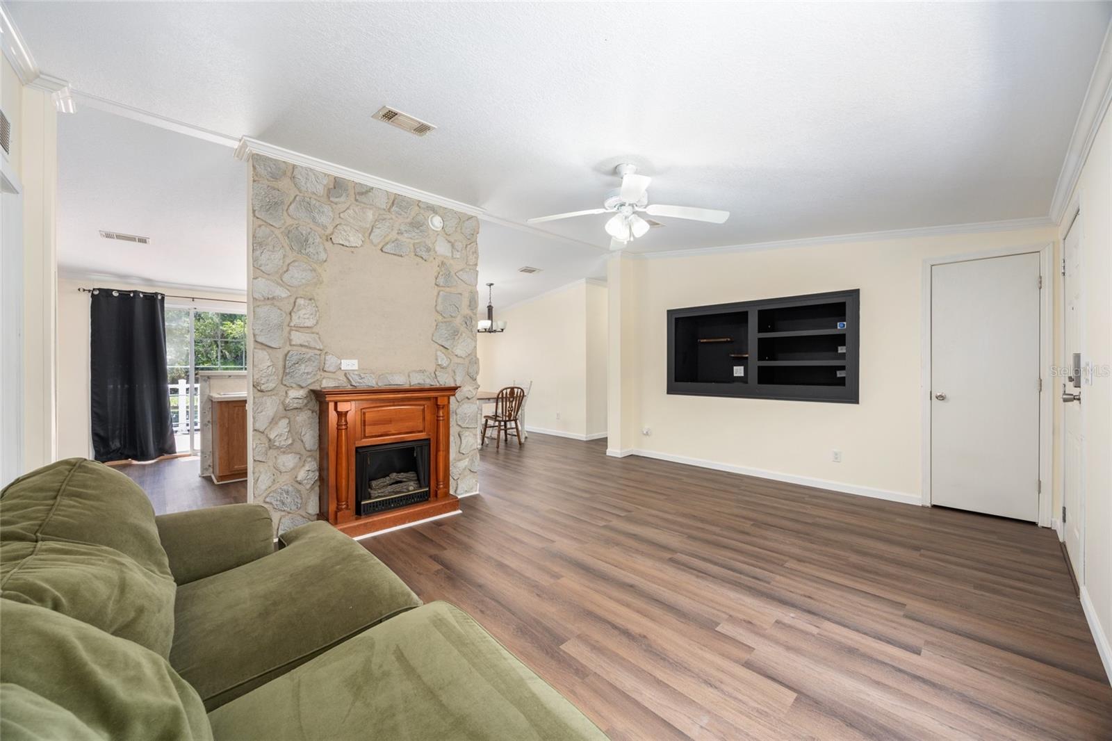 SPRING RUN OF CRYSTAL RIV - Residential