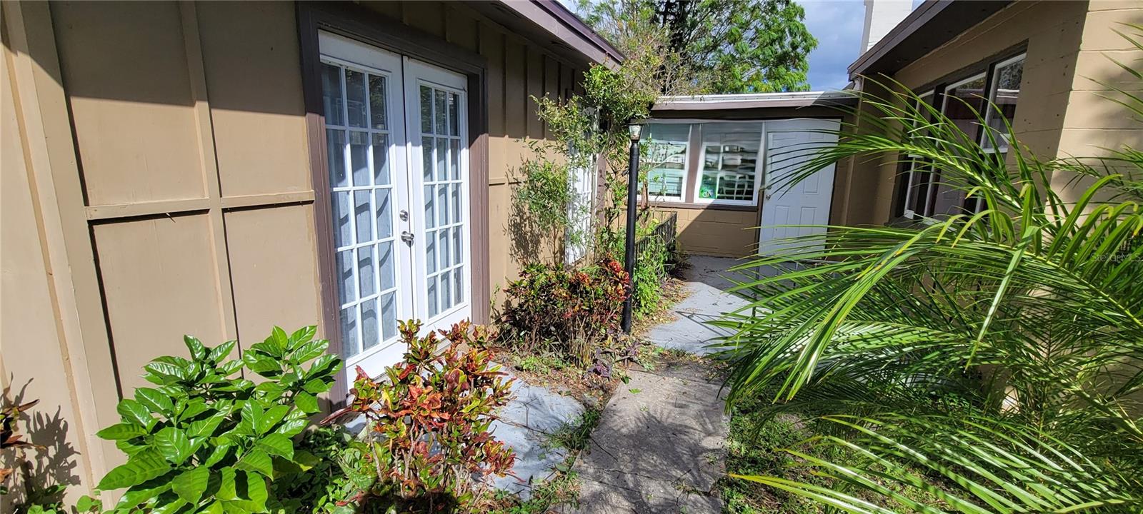 DOWD PARK - Residential Lease