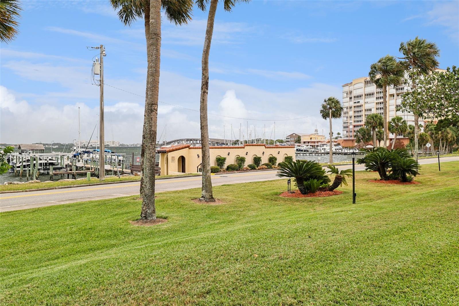 115 RIVER DRIVE CONDO PH 01 - Residential