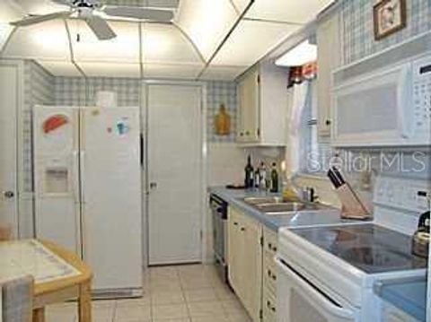 A home in SEMINOLE