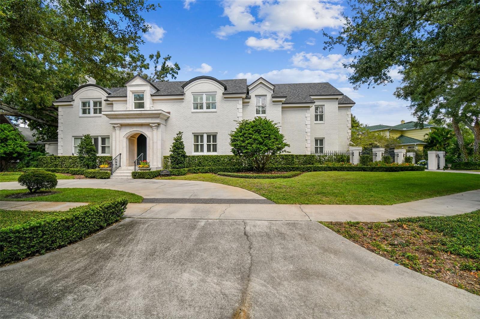 2807 W PARKLAND BOULEVARD
