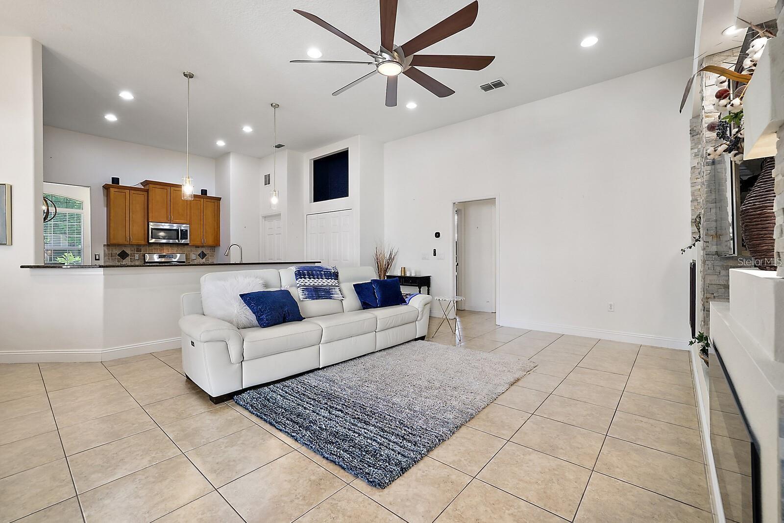 CLERMONT REGENCY HILLS PH 01 LT 01 - Residential Lease