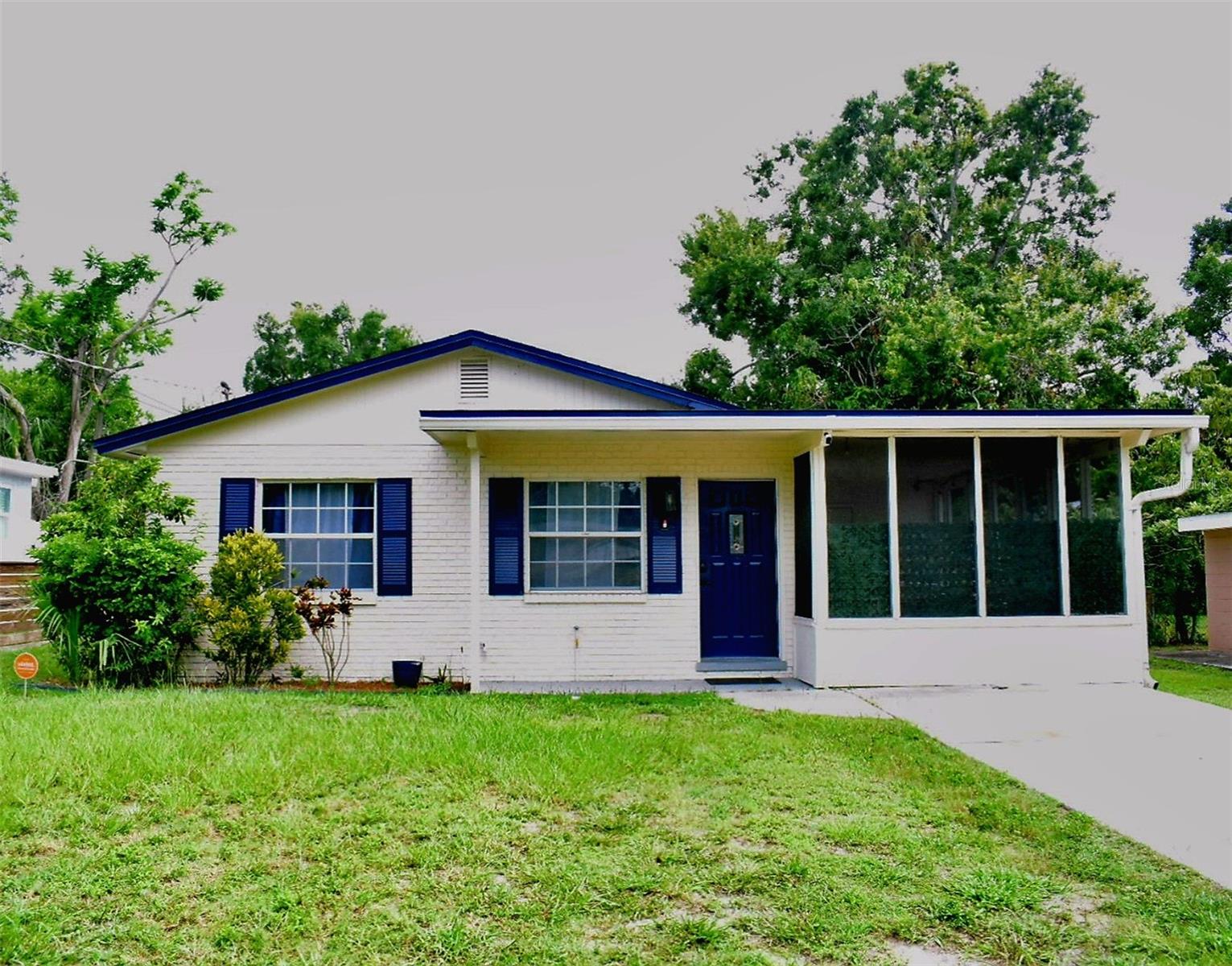 Westshore business District
Move-In Ready Gem in the HIGHLY desirable Tampa Bay Westshore business District! This home offers both convenience and comfort in one of Tampa Bay’s most dynamic and sought after areas.
Discover this newly remodeled 3-bedroom, 2-bathroom home.
New roof, HVAC and plumbing all within the last year. With all major upgrades taken care of—just move in and enjoy peace of mind.
Inside, you'll find a fresh, modern interior with Quartz countertops.
Unwind in your oversized screened in porch or step outside to a spacious backyard—ideal for pets, gardening, or future additions.
This home is in a non flood zone area and it was not affected by recent hurricanes, adding more peace of mind for your family or investment. Schedule a showing today!
Fully Renovated & updated 2024. New Roof, new floors, new Bathrooms. Quartz countertops.
Open floor plan .
Perfectly positioned to Tampa International Airport, top employers, dining, shopping, Sport stadiums, Walking distance to schools, restaurants "Charlie's steak House, Eddi V's, World Of beer. International Plaza "Mall"
Minutes to Hwy 275, Tampa Airport, Many other Amenities & fun places as well as Florida beaches