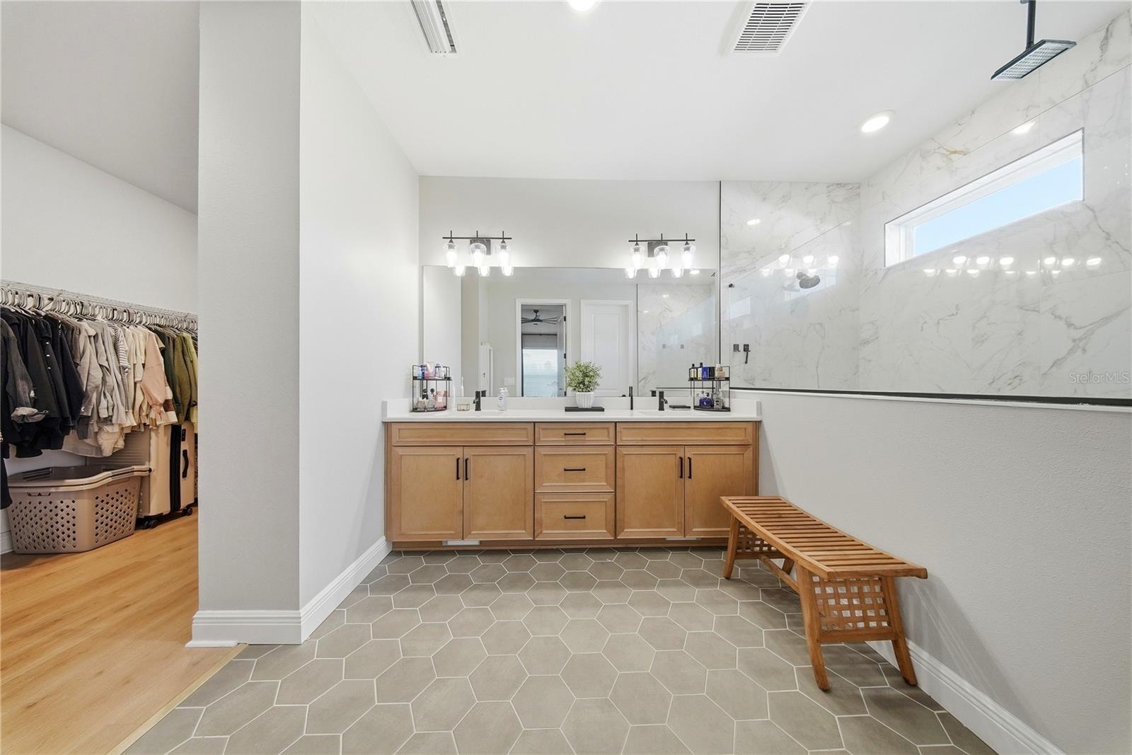 CHAPEL XINGS PCLS D & H - Residential