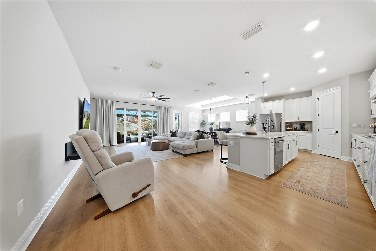 CHAPEL XINGS PCLS D & H - Residential