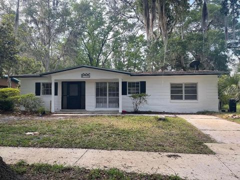 Photo of 1701 NE 28th Street, Gainesville, FL 32609 (MLS # GC541919)