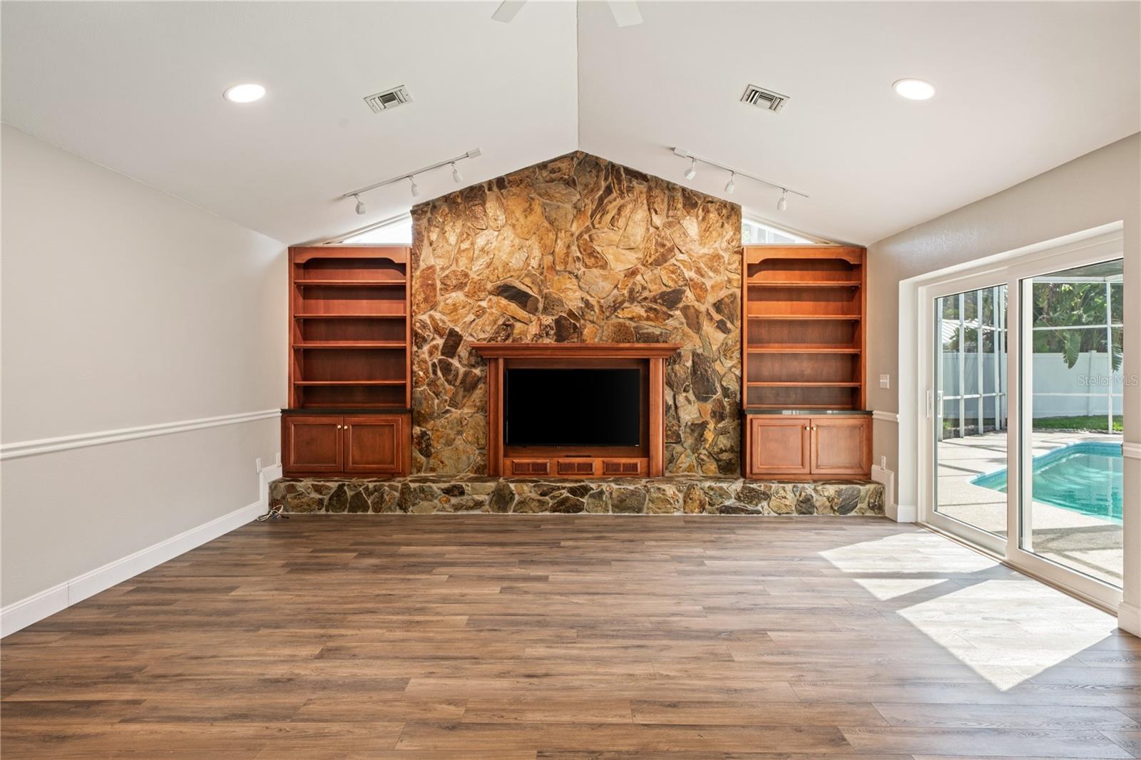 WESTCHESTER OF COUNTRYSIDE - Residential