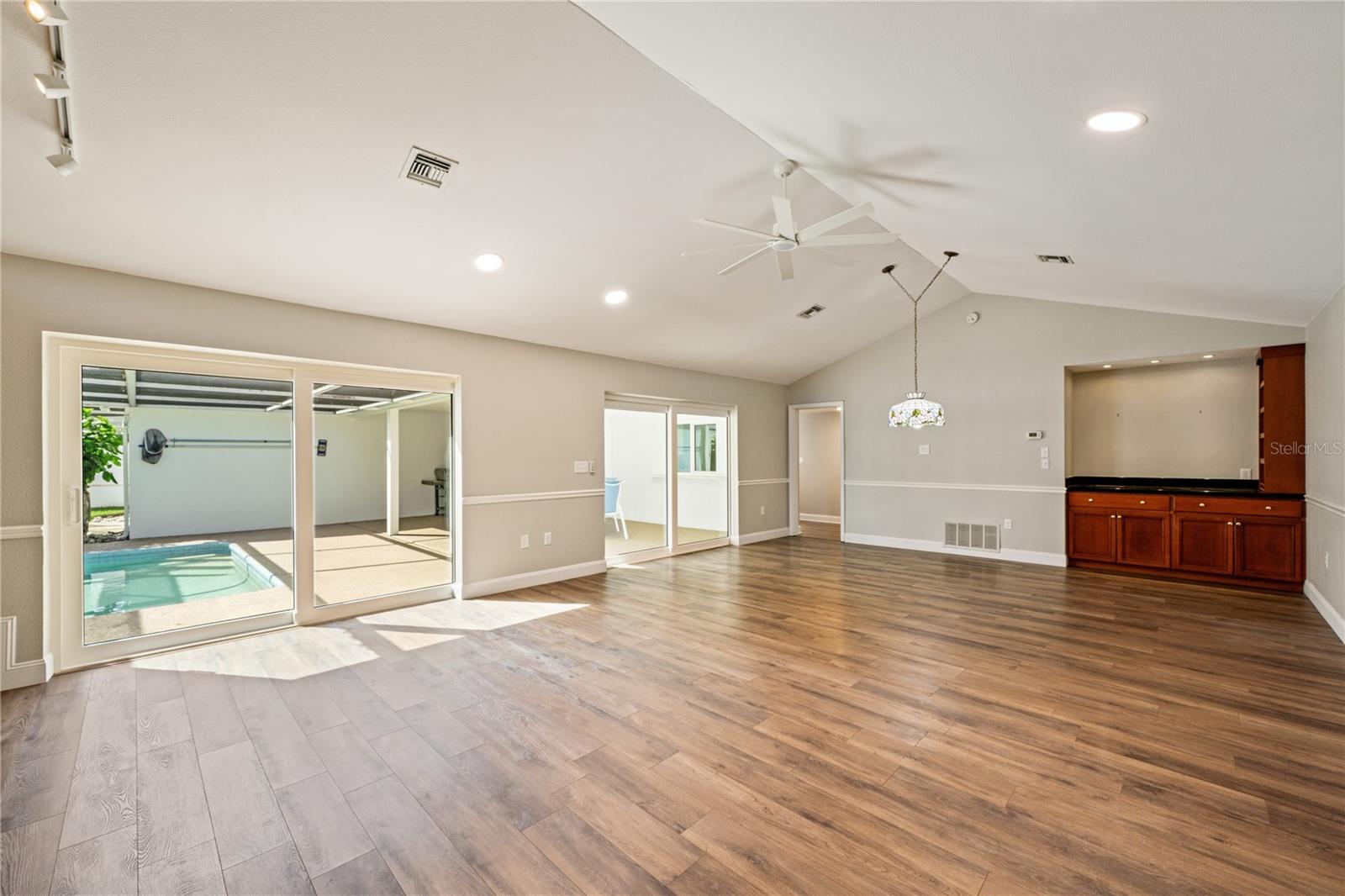 WESTCHESTER OF COUNTRYSIDE - Residential