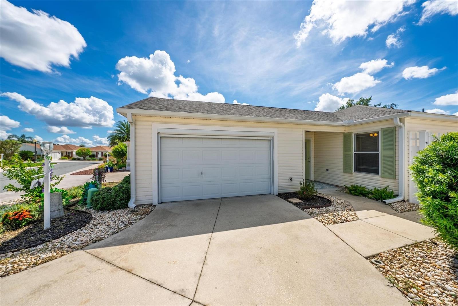 2446 KENMORE LANE