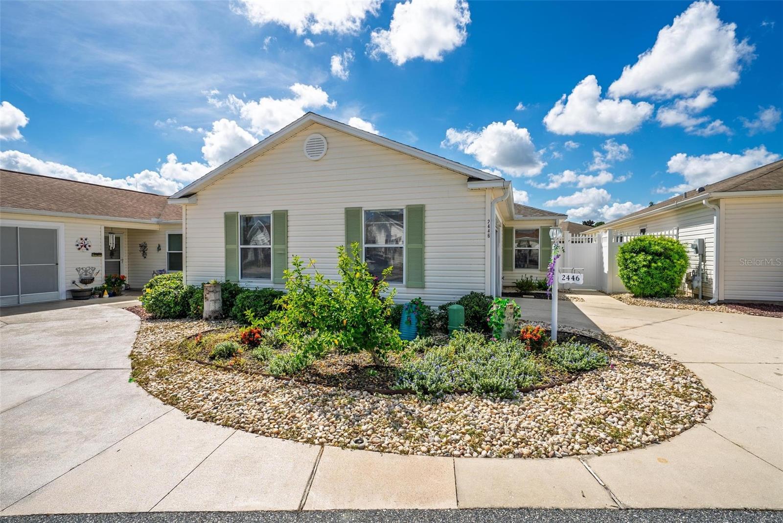 2446 KENMORE LANE