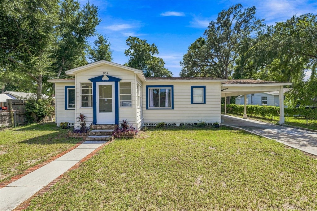 Photo of 807 E Orchid Avenue, Tampa, FL 33612 (MLS # TB8545516)