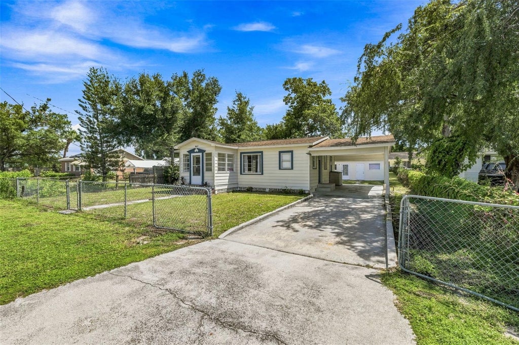 Photo of 807 E Orchid Avenue, Tampa, FL 33612 (MLS # TB8545516)
