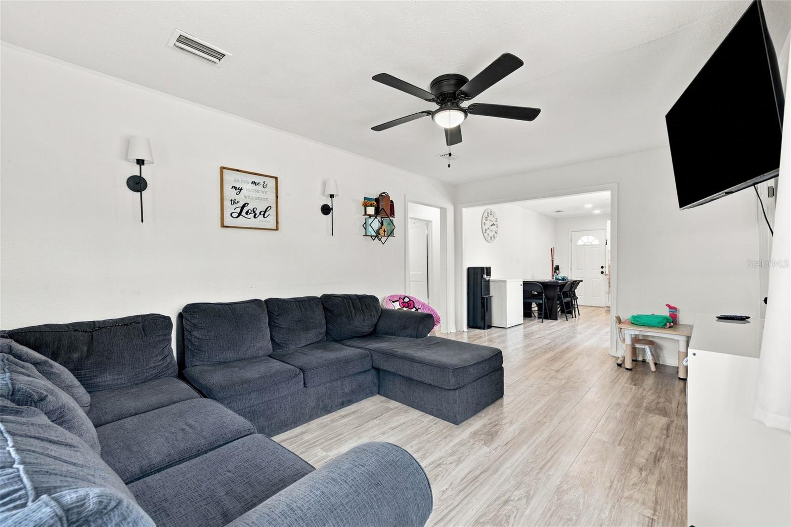 807 E ORCHID AVENUE