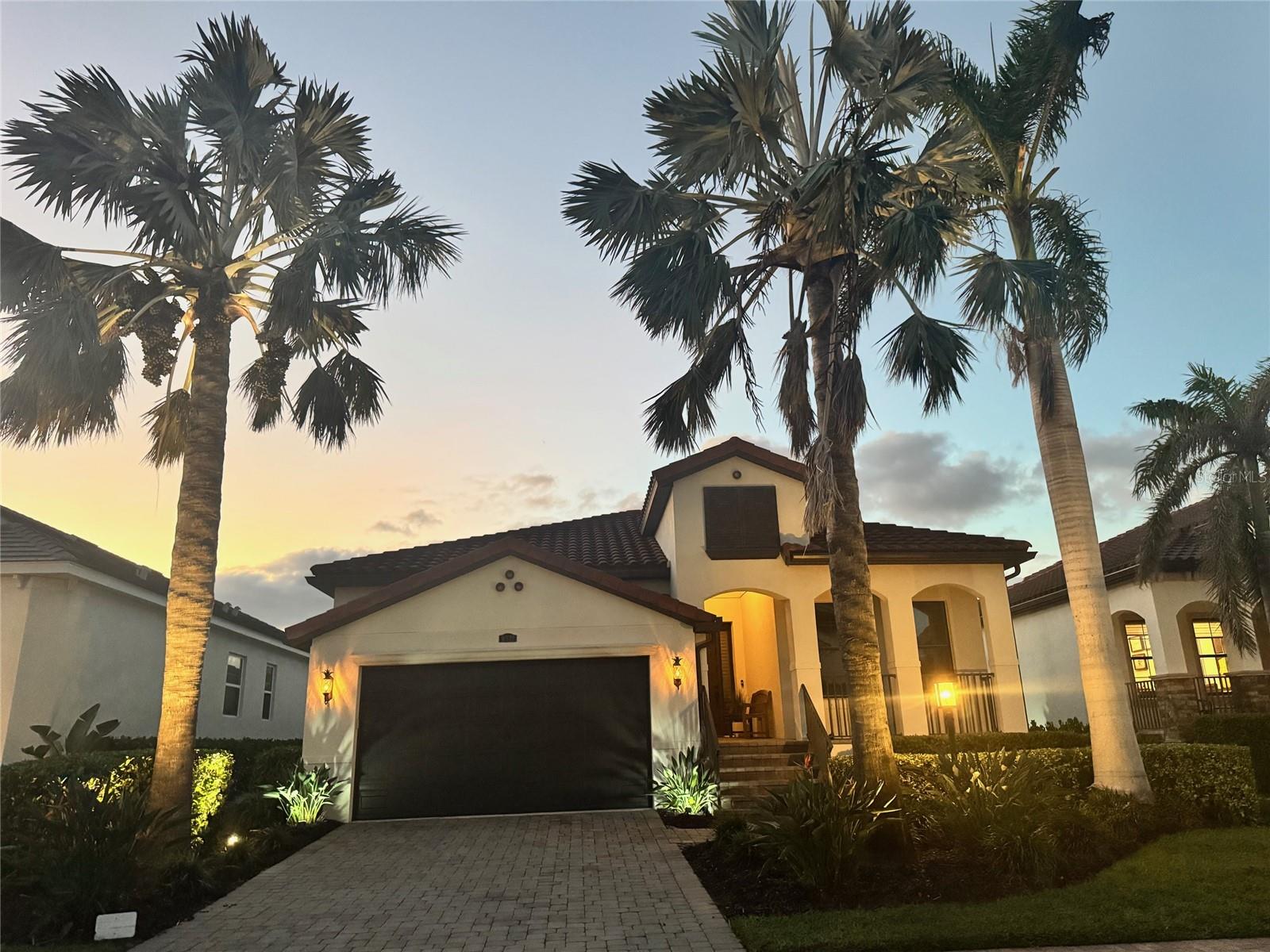 LEGENDS BAY - Residential