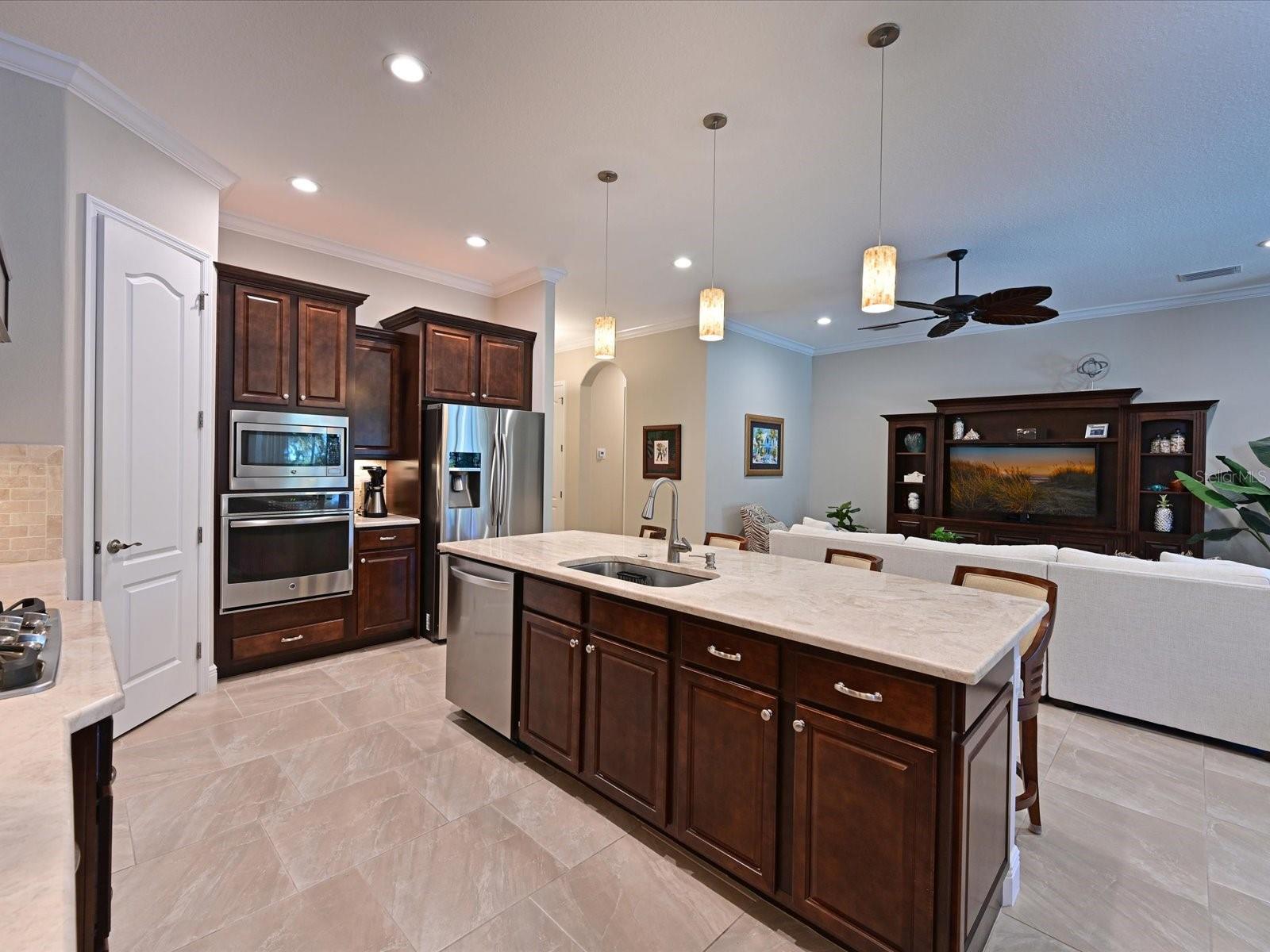 LEGENDS BAY - Residential