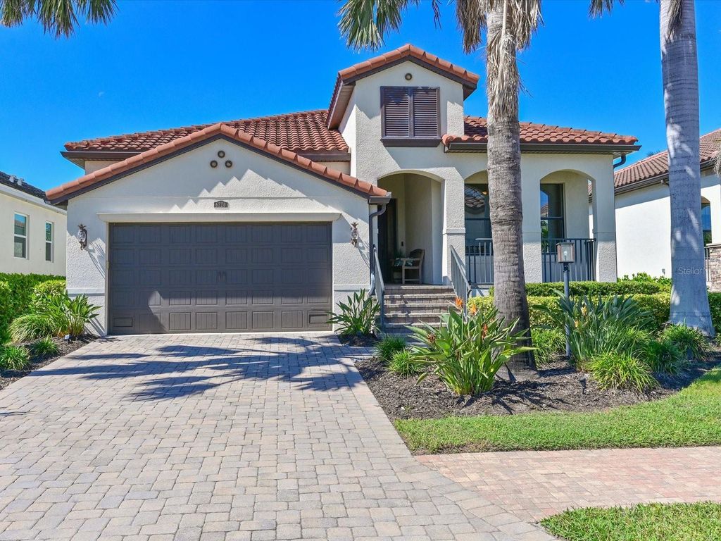 Photo of 6220 Champions Row Street, Bradenton, FL 34210 (MLS # A4668033)